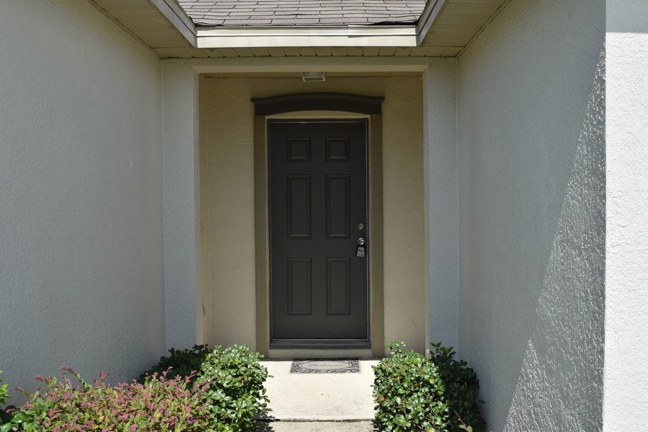 827 Elderberry Dr - Photo 2 of 16