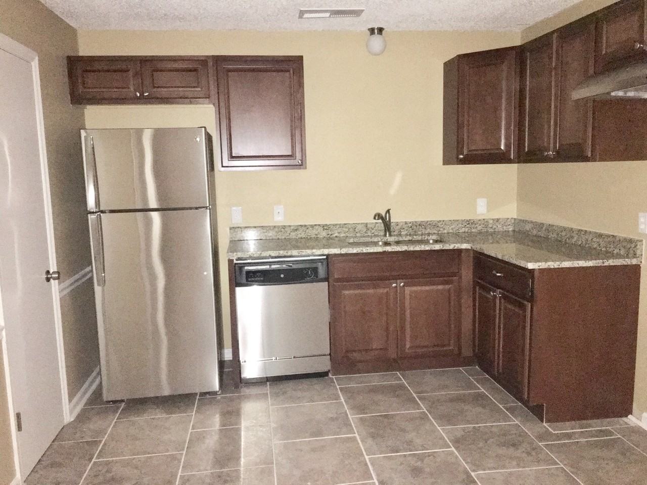 4332 Central Valley Dr - Photo 2 of 19