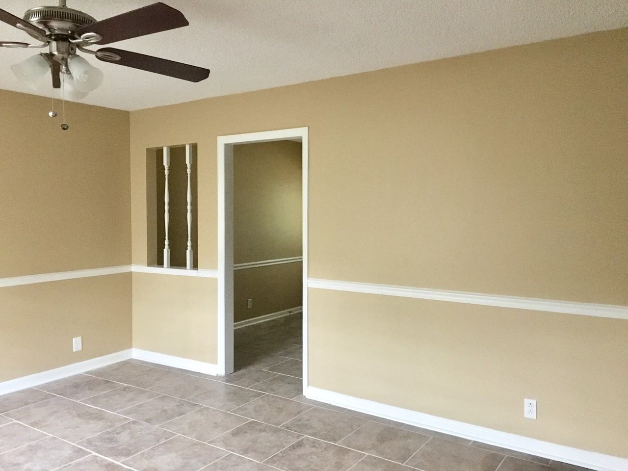 4332 Central Valley Dr - Photo 3 of 19