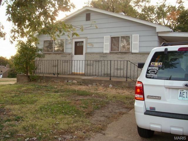 3995 Sims Ave - Photo 2 of 25