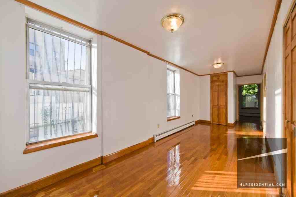 423 Lincoln Pl #2 - Photo 2 of 6