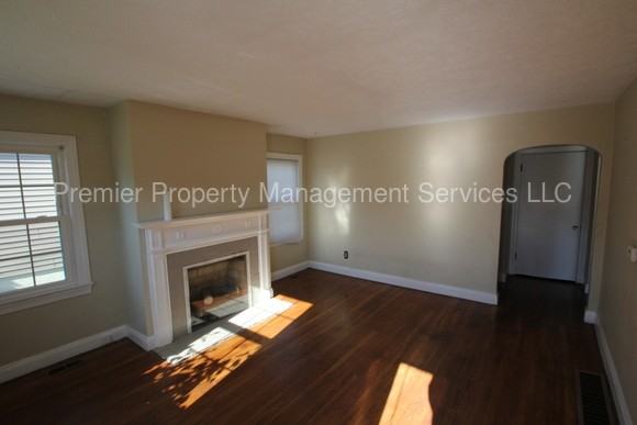 825 Parkway Dr - Photo 3 of 9