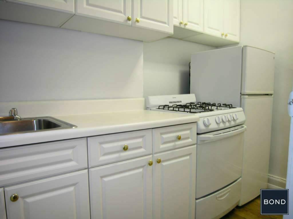 Lexington Ave & E 90th St #MS1FW