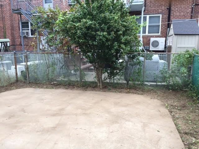 2431 East 27th Street - Photo 3 of 7