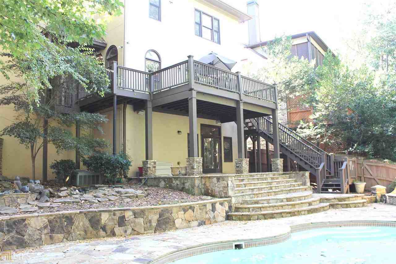 1470 Hedgewood Ln NW - Photo 3 of 33