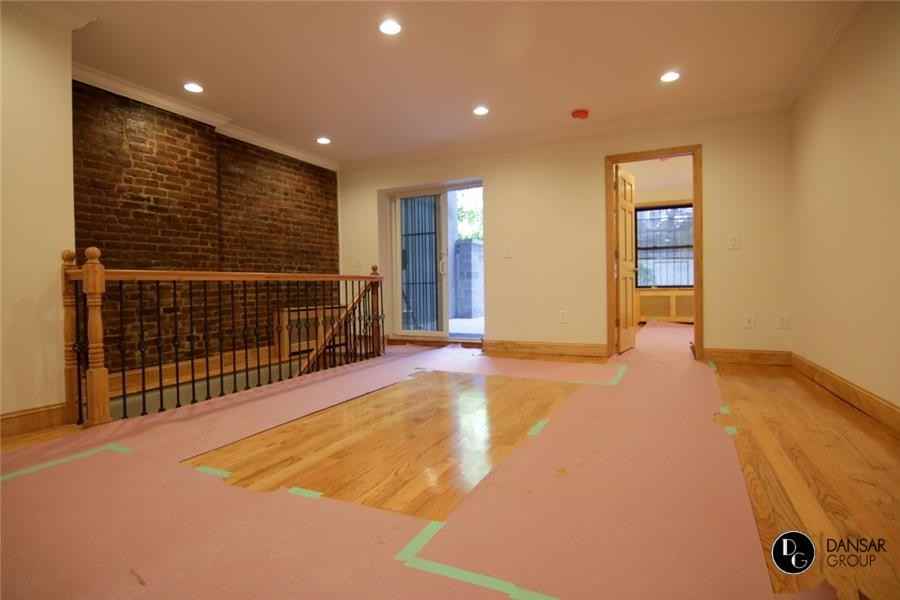 329 W 84th St
