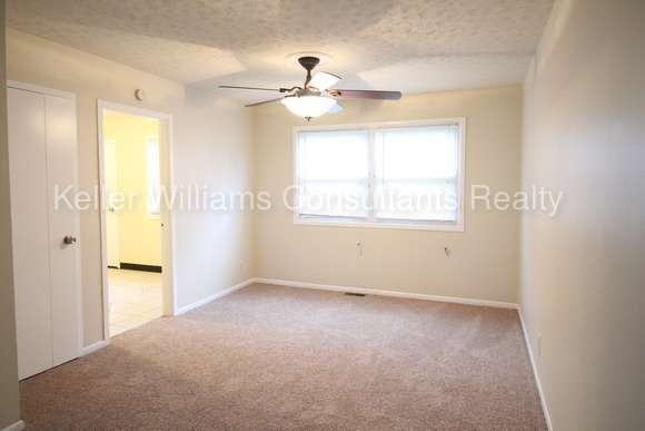 170 Buckeye Cir - Photo 3 of 13