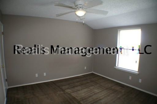 634a Earthside Cir - Photo 3 of 8