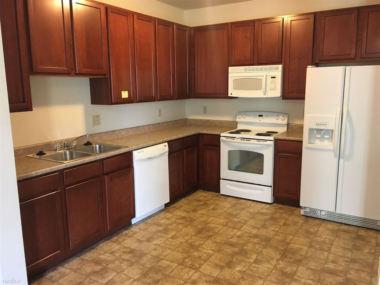 2045 Celebration Park Cir - Photo 3 of 10