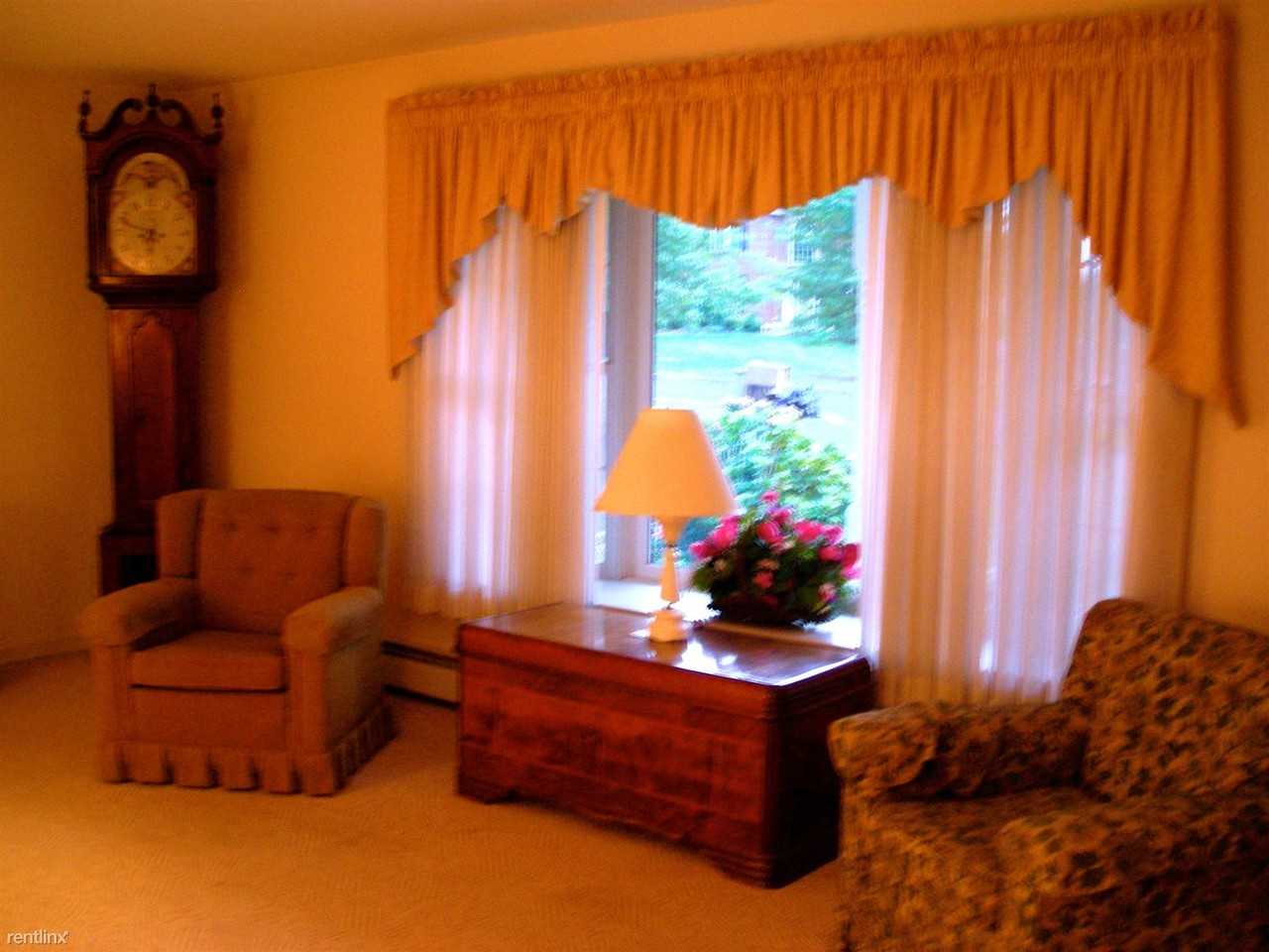 615 Harvest Dr - Photo 3 of 21