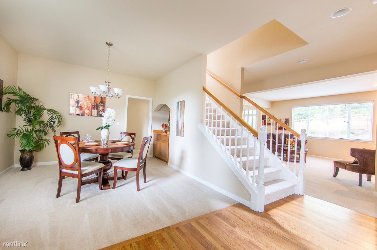 16124 Parkside Way SE - Photo 2 of 16