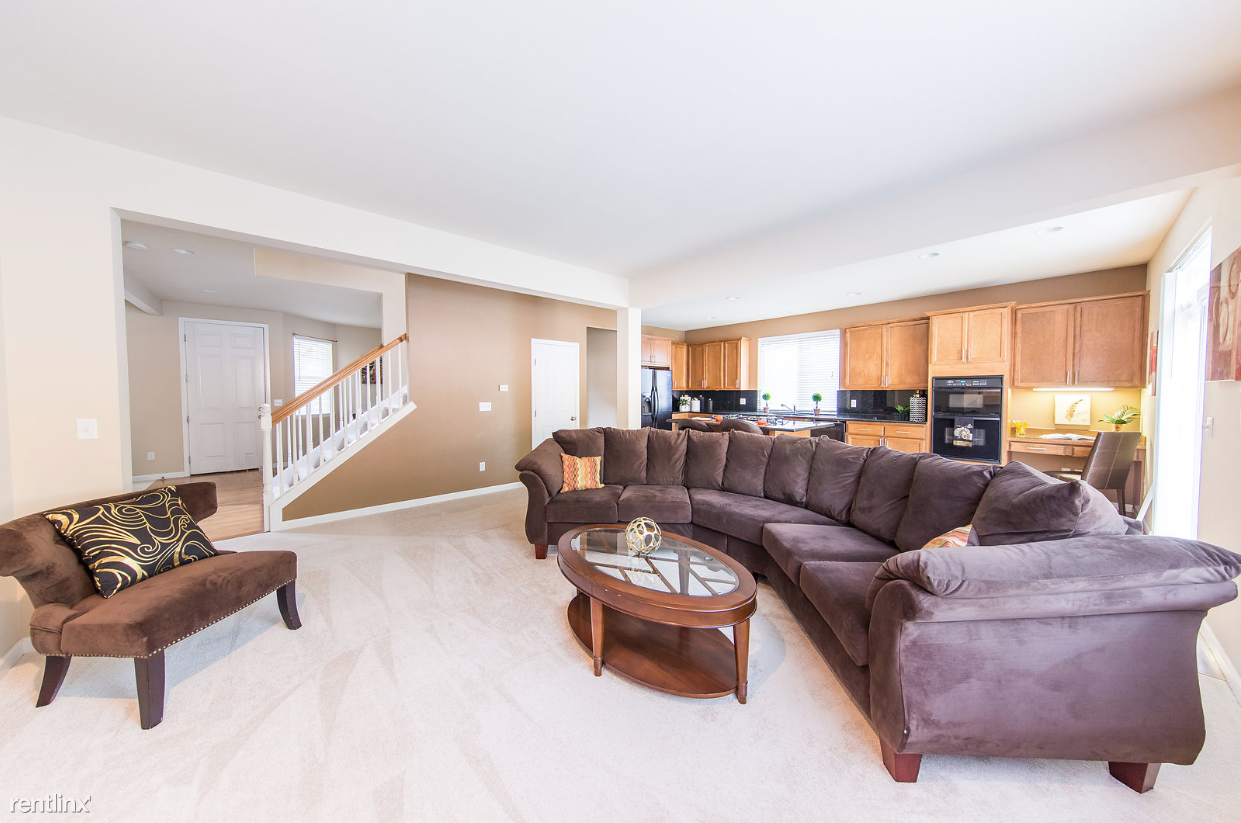 16124 Parkside Way SE - Photo 3 of 16