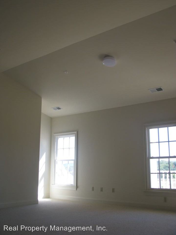 Golf Drive - Photo 3 of 8