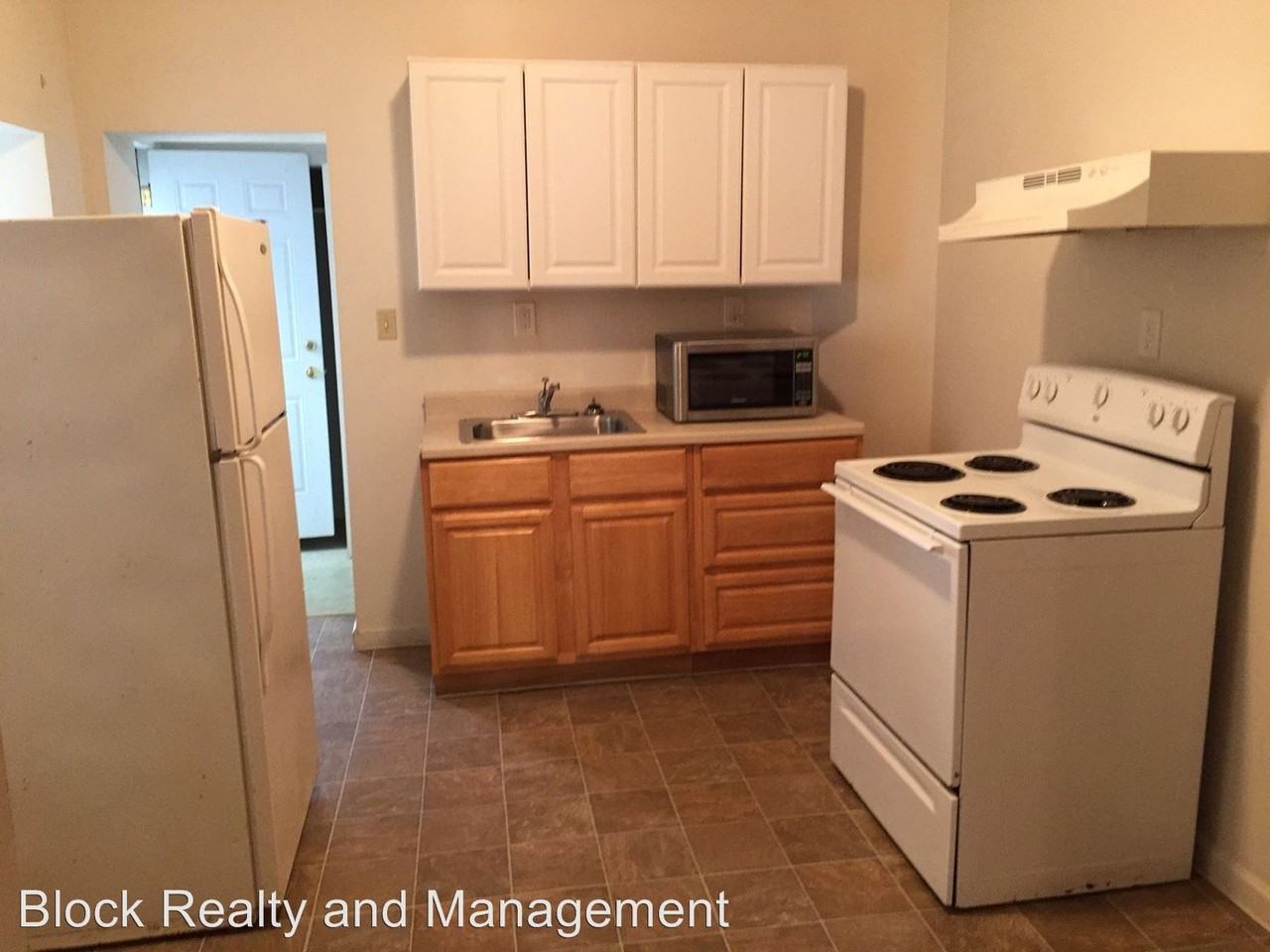 2307 N Market St - Photo 2 of 5