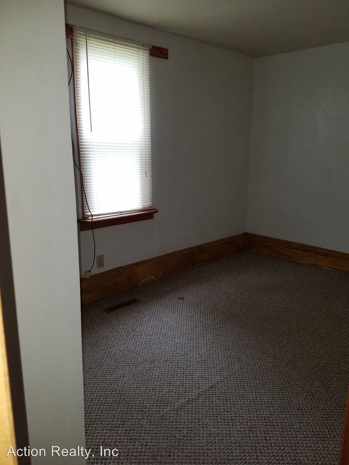 203 Avenue E - Photo 3 of 15