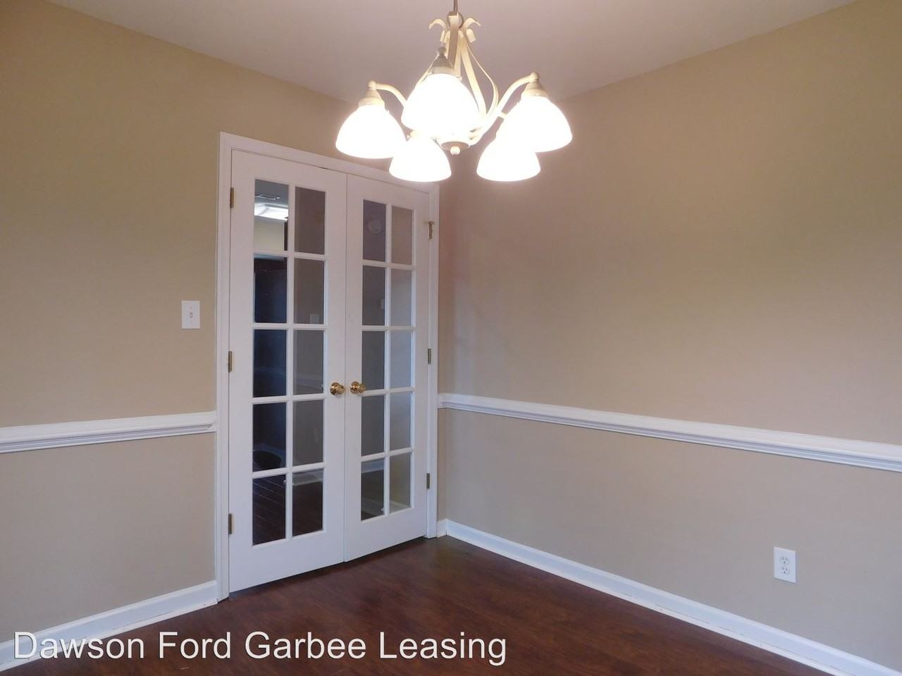 302 Towne Crier Rd - Photo 2 of 11