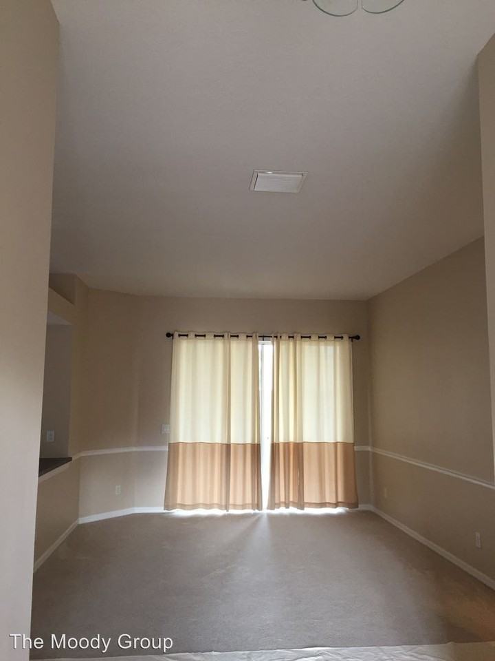 1220 Baycrest Dr - Photo 3 of 15