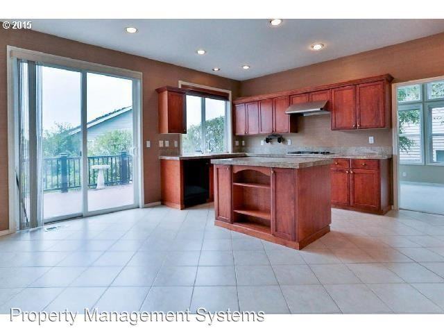 9087 SE Highgate Dr - Photo 3 of 16