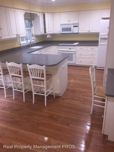 7758 Shootingstar Dr - Photo 3 of 14