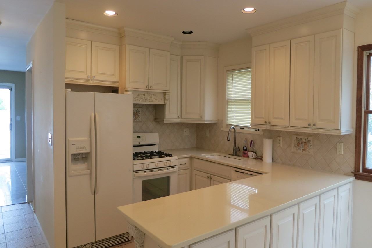 1484 Meadowbrook Rd - Photo 2 of 10