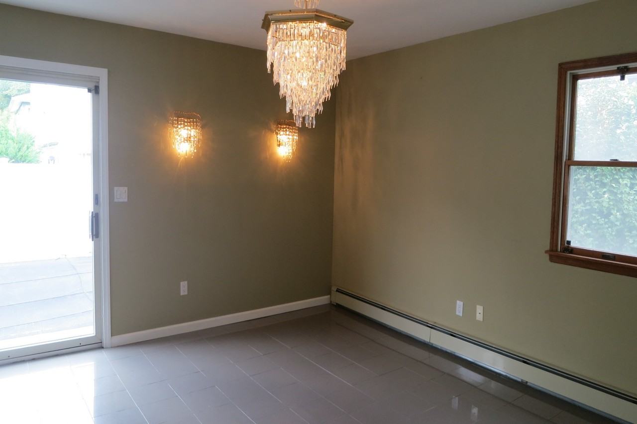 1484 Meadowbrook Rd - Photo 3 of 10