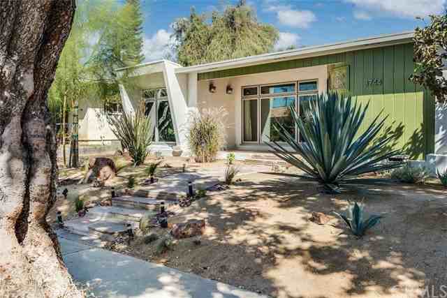 3744 Cedar Ave - Photo 3 of 28