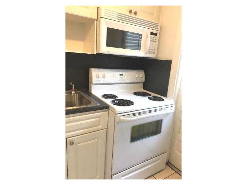 3172 SW 27th Ave - Photo 3 of 8