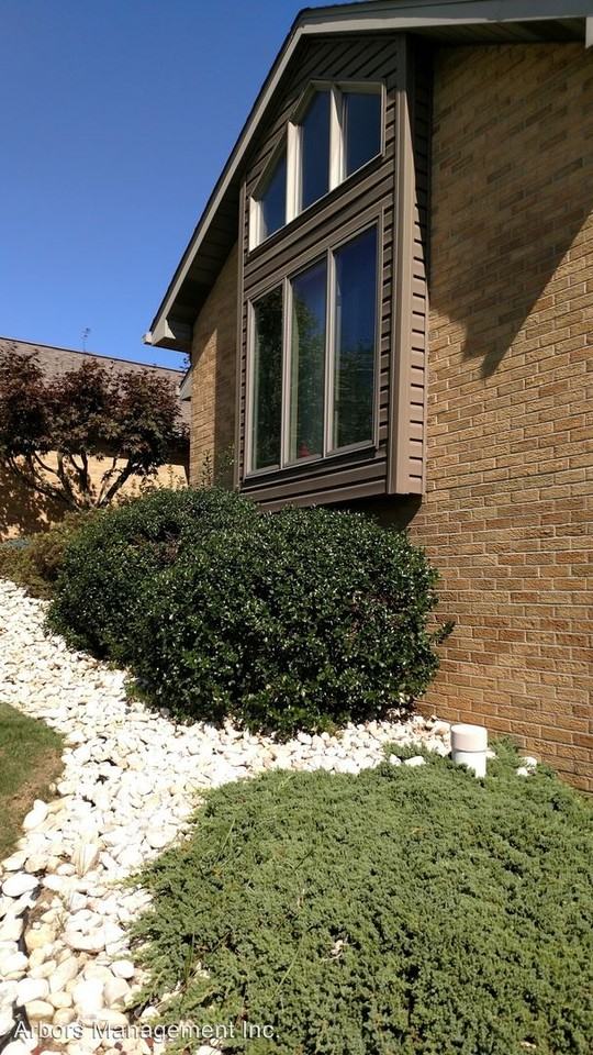 8 High Point Cir - Photo 3 of 35