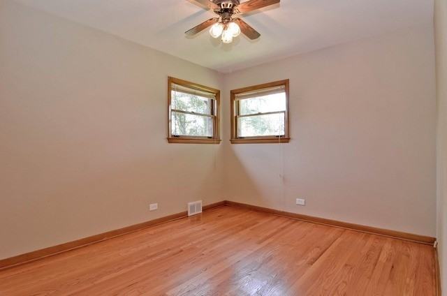 648 N Broadway Ave - Photo 2 of 10