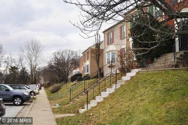 11 Sunnyvale Ct - Photo 2 of 19