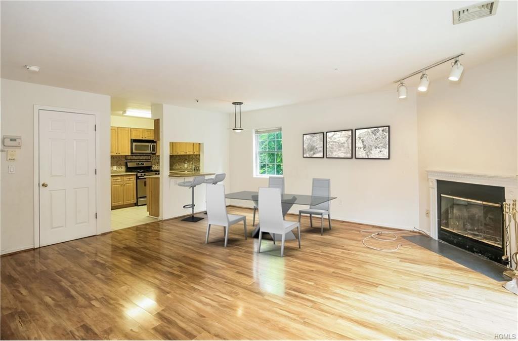 9 Nob Hill Dr #9 - Photo 2 of 9