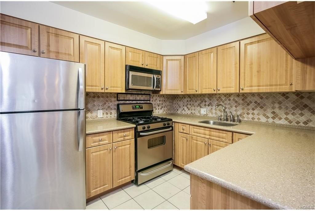 9 Nob Hill Dr #9 - Photo 3 of 9