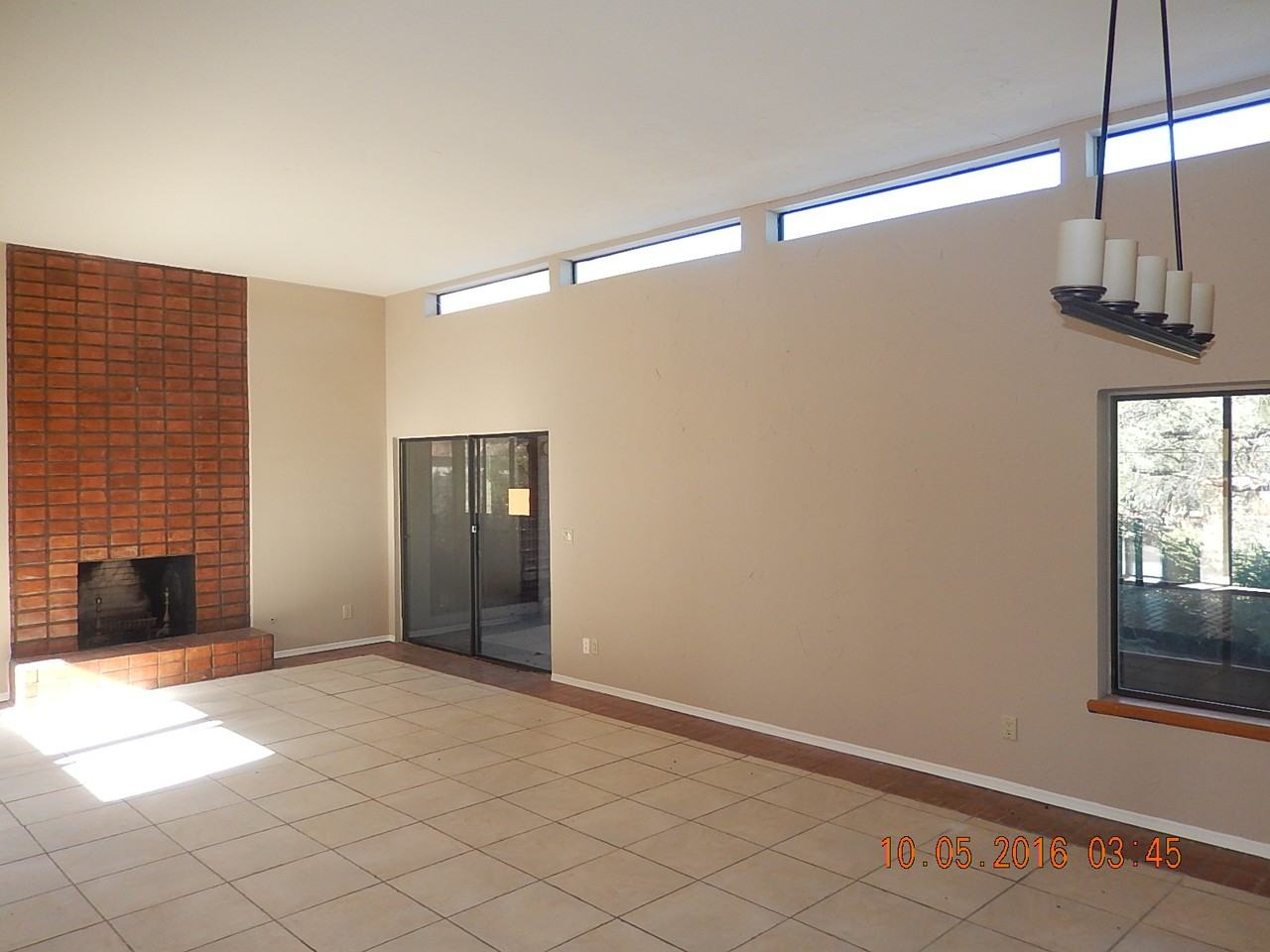 2902 N Longhorn Dr - Photo 3 of 17