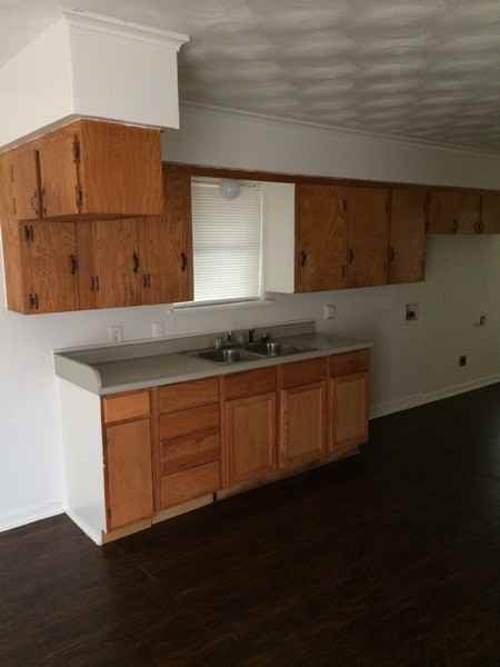 3225 S Tyler St - Photo 3 of 8