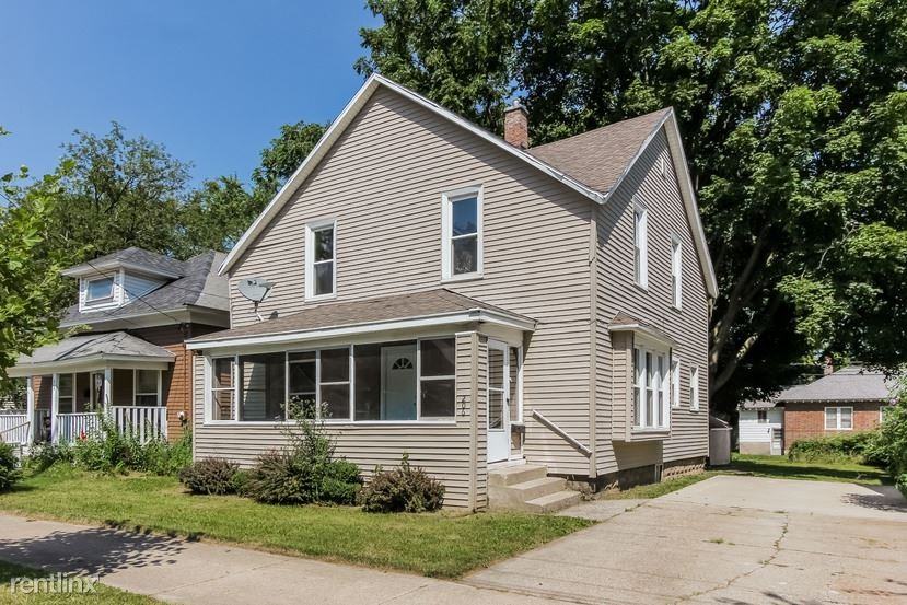 206 Valley Ave NW - Photo 2 of 22