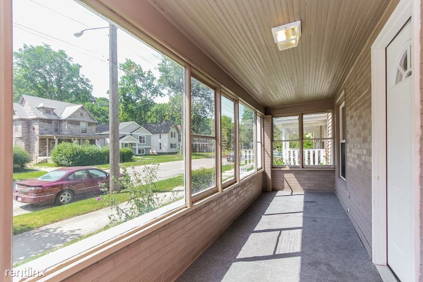 206 Valley Ave NW - Photo 3 of 22