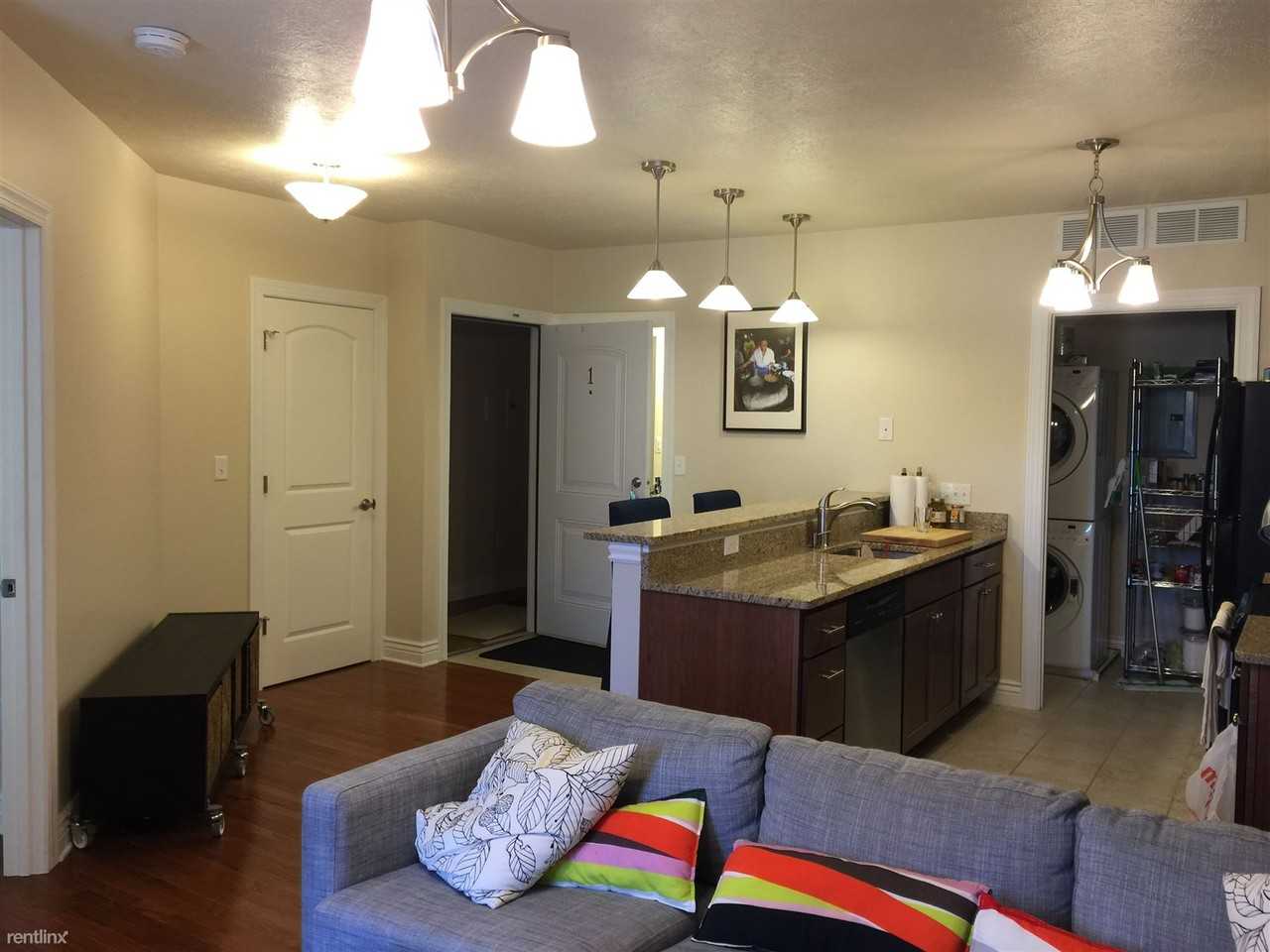 139 S Main St - Photo 3 of 4