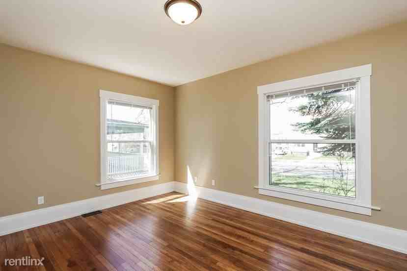 350 Fuller Ave SE - Photo 3 of 26