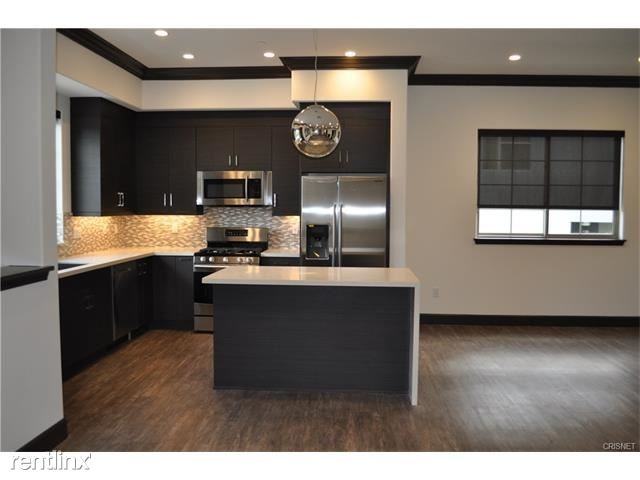 4325 Bloomfield Rd - Photo 3 of 32