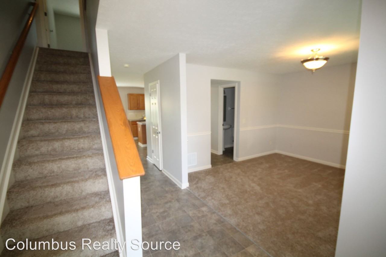 695 Sanville Dr - Photo 2 of 27