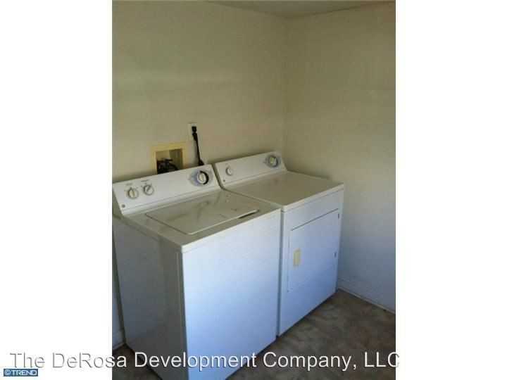 214 Hewitt St - Photo 3 of 4