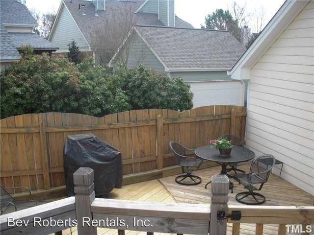 141 Cumberland Green Dr - Photo 3 of 10