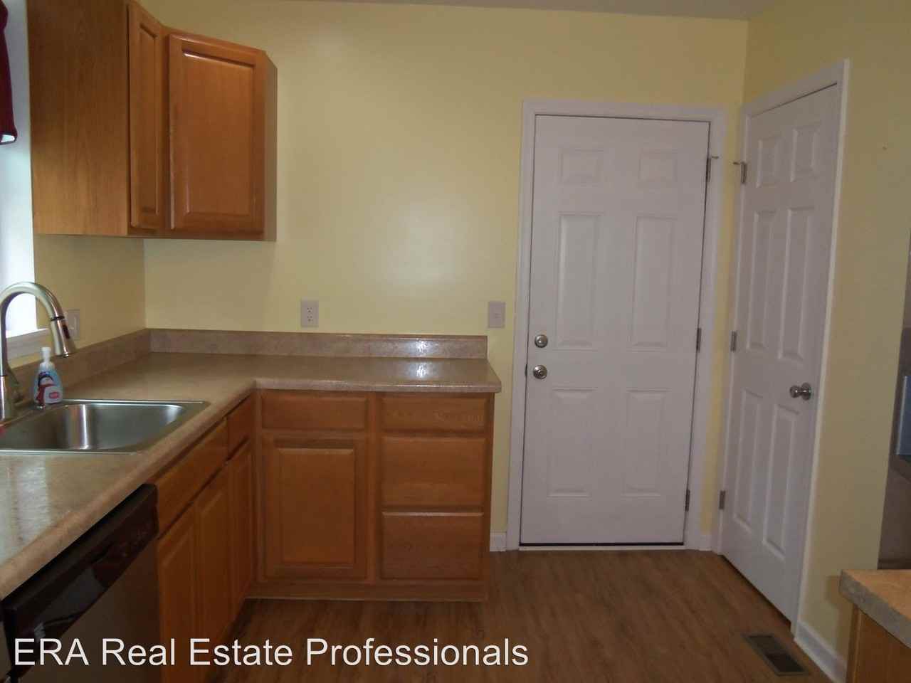 4833 Robin Hood Rd - Photo 2 of 5