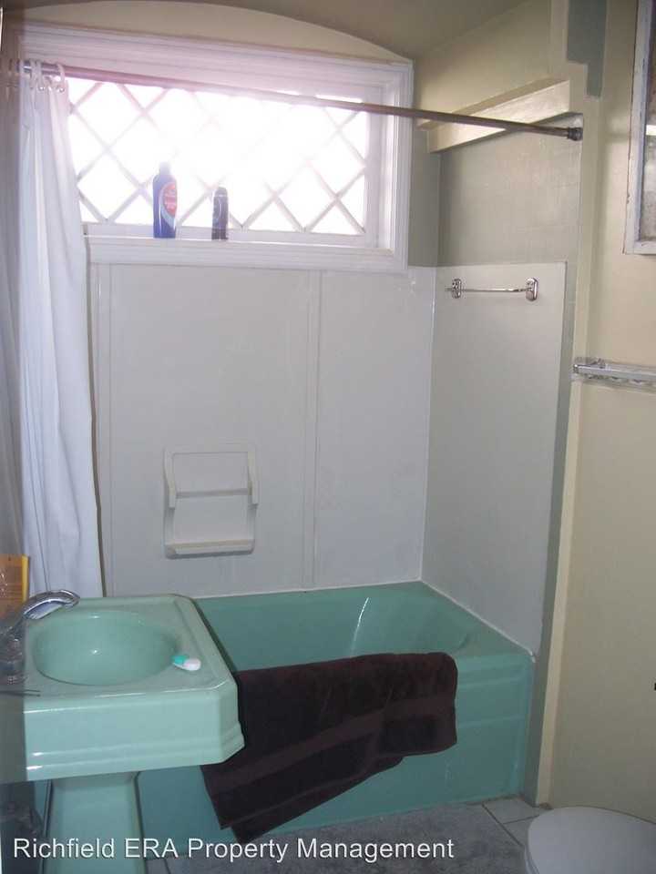 260 S 200 W - Photo 3 of 6