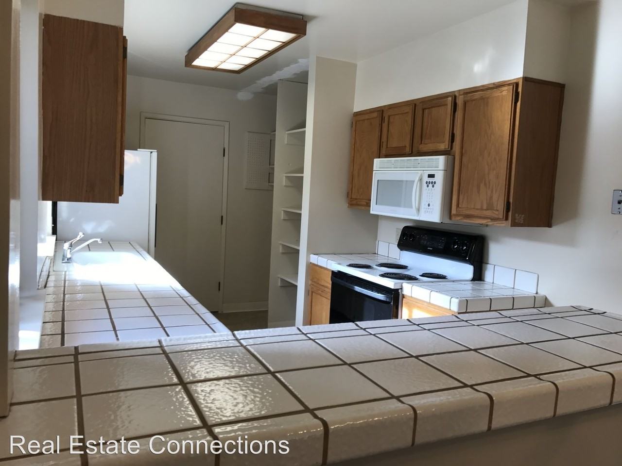 3570 Glasgow Ct - Photo 3 of 7