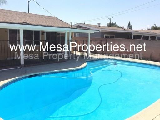 1059 Willow Ave - Photo 3 of 10