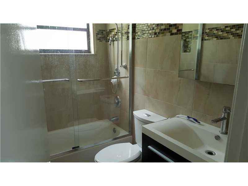 6519 SW 134th Pl - Photo 2 of 8