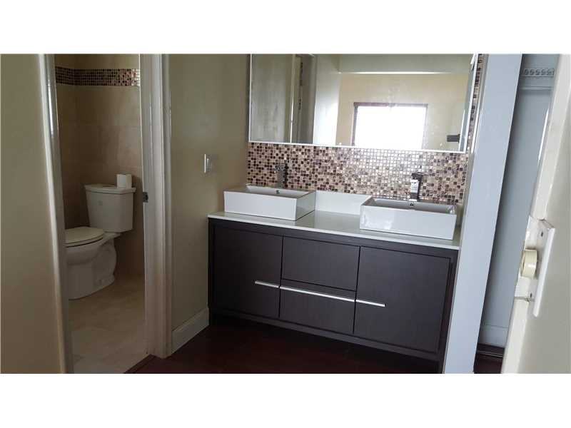 6519 SW 134th Pl - Photo 3 of 8