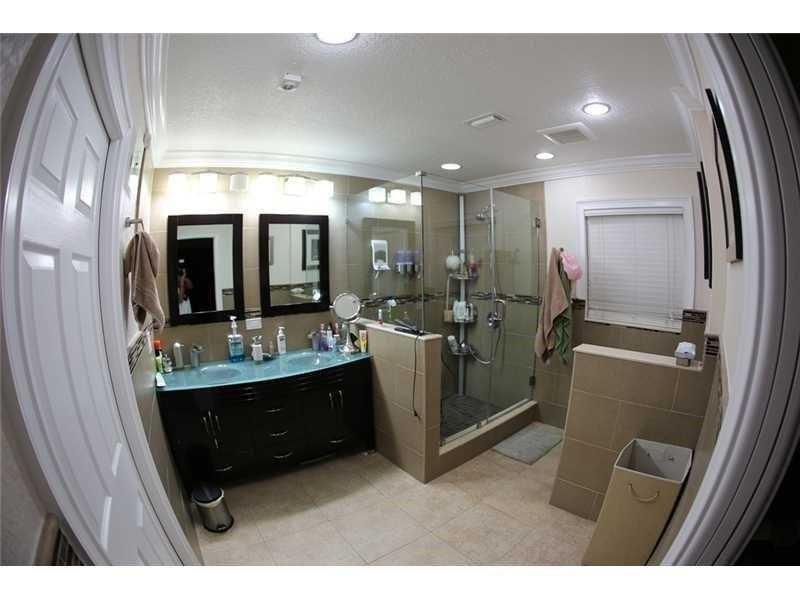 6422 SW 133rd Pl - Photo 2 of 8