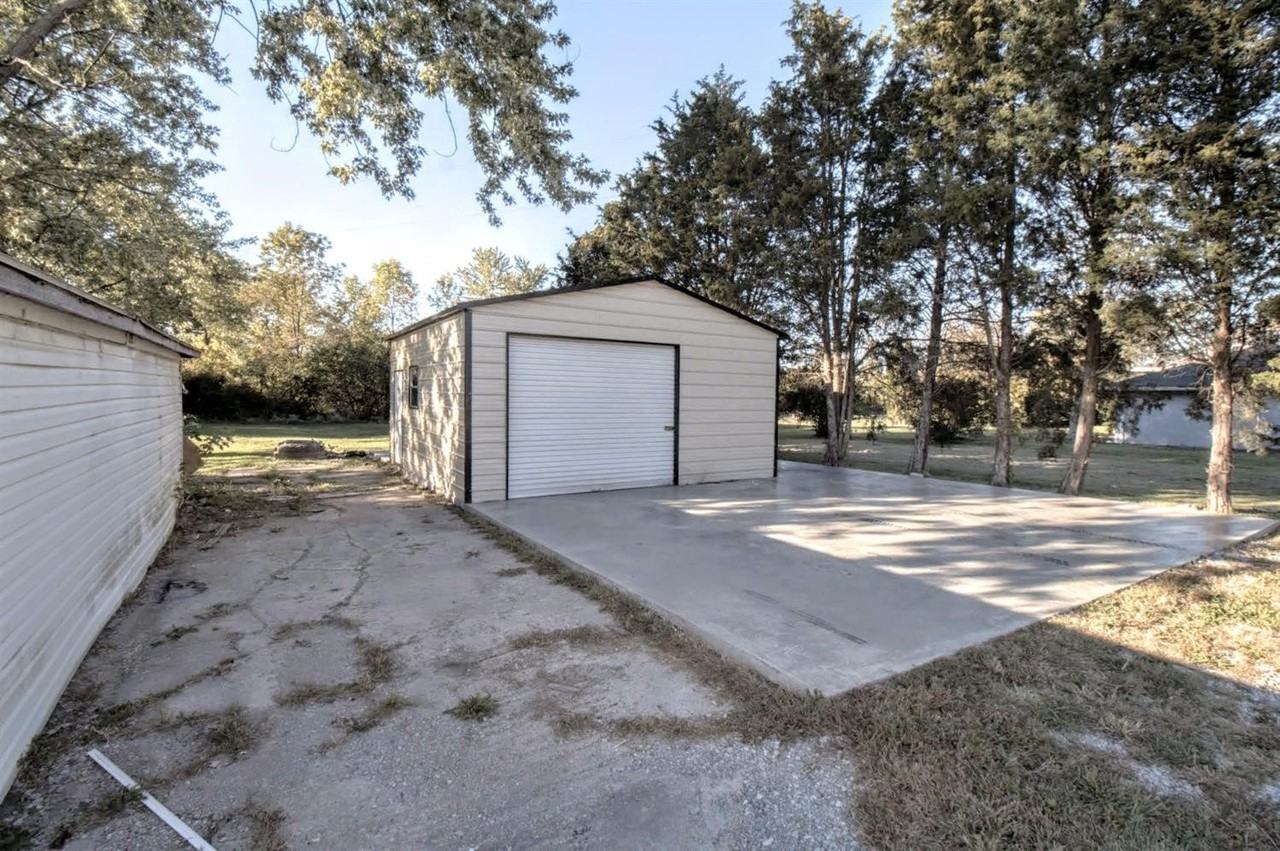 8591 Cincinnati Columbus Rd - Photo 2 of 25